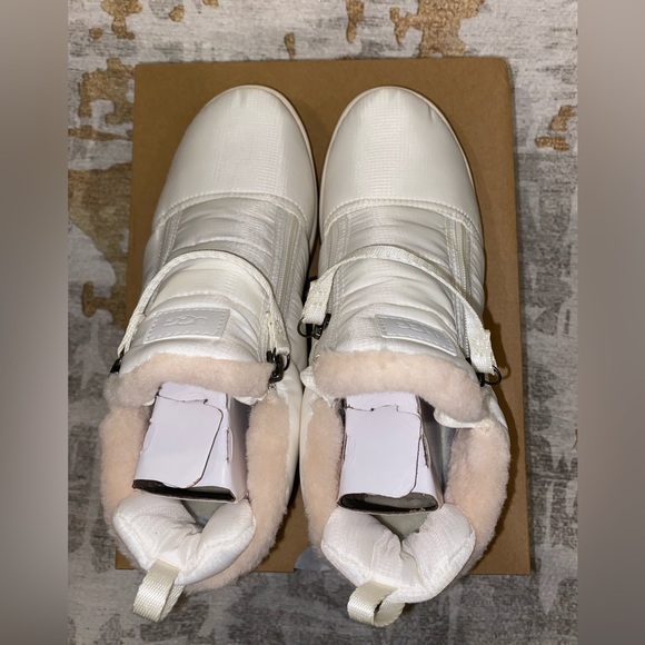 ‼️ Not for Sale ‼️ Uggs Lakesider Zip Puff white - Picture 2 of 7